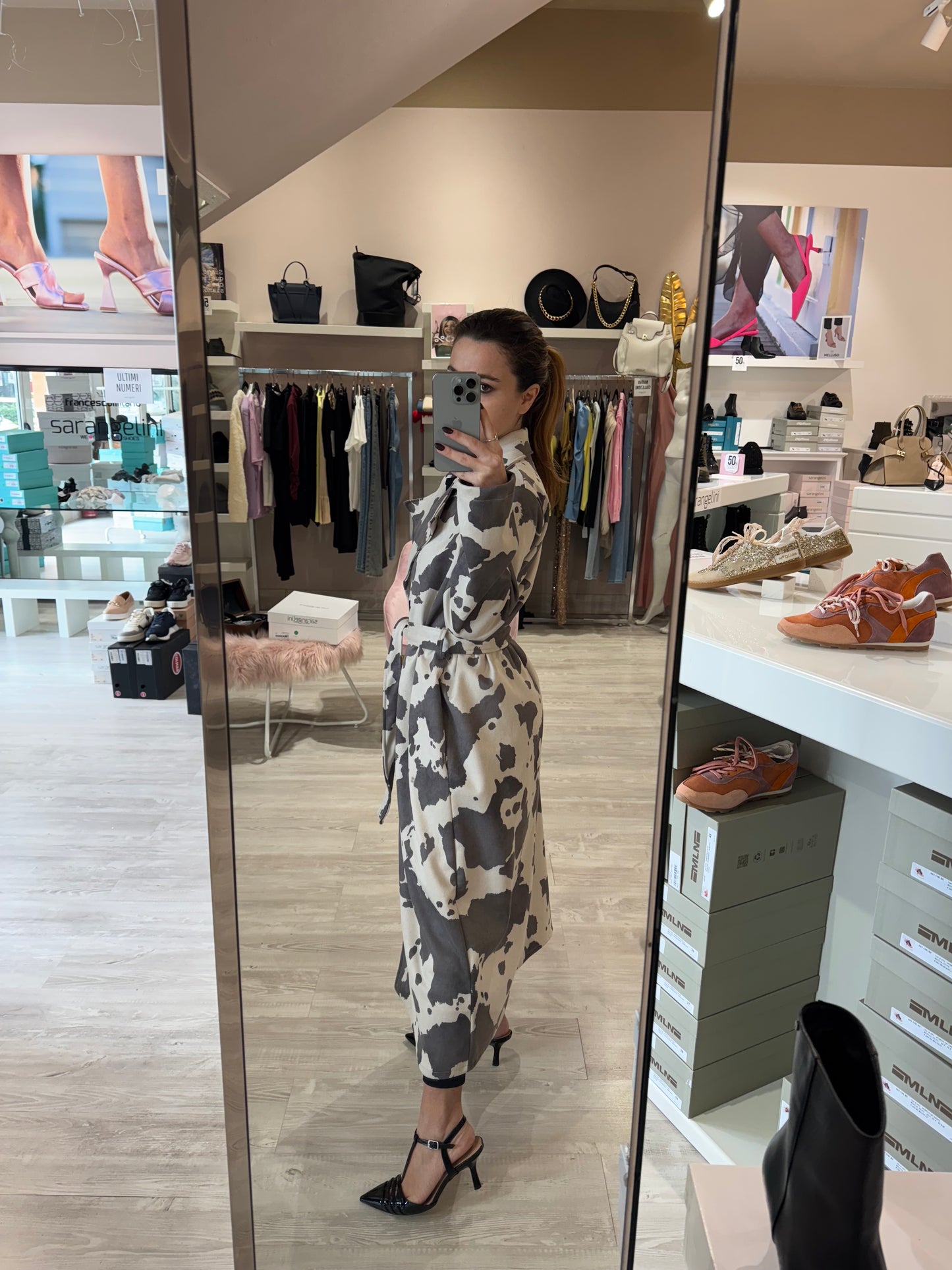 Trench con cinta stampa animalier