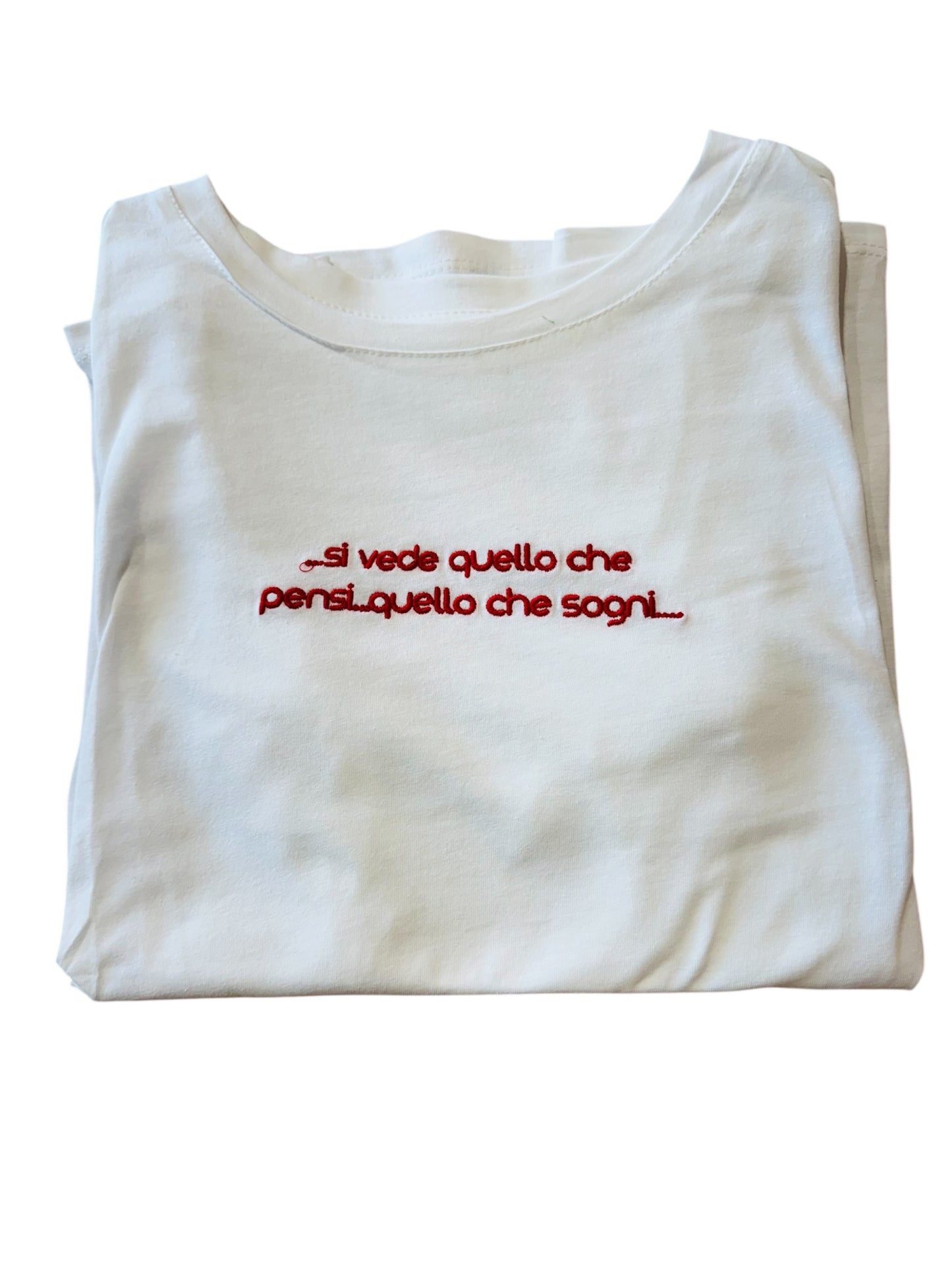T-shirt bianca con frase -133100