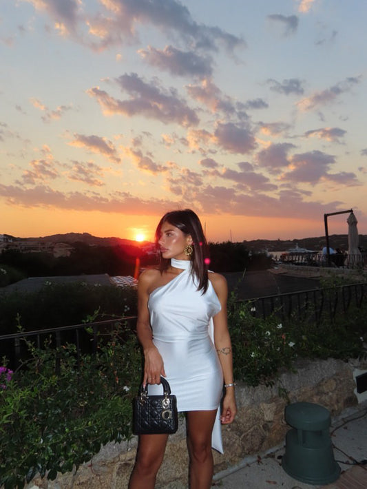 Abito scollo asimmetrico fiocco