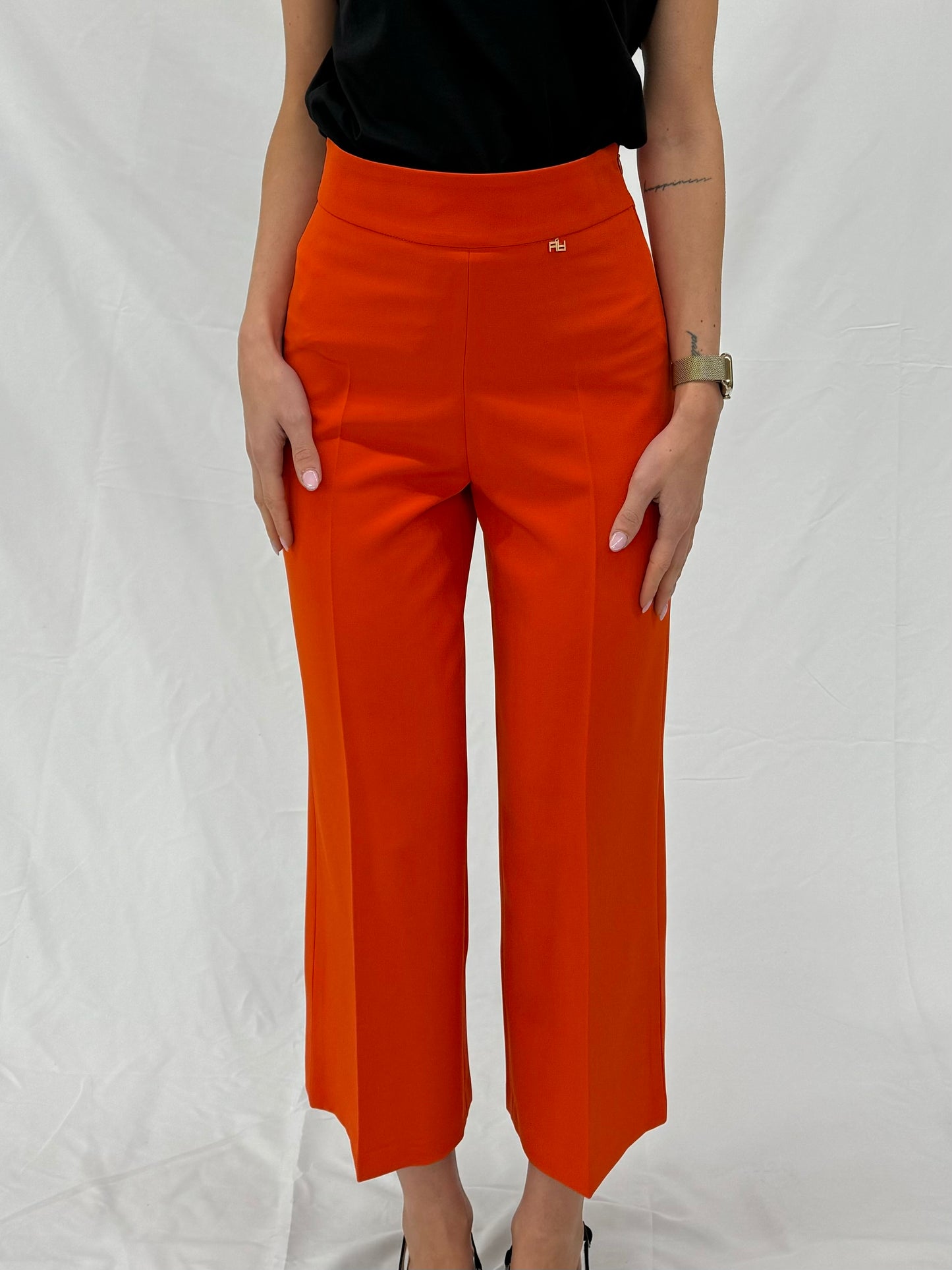 Cropped con baschina arancione -RACHELA