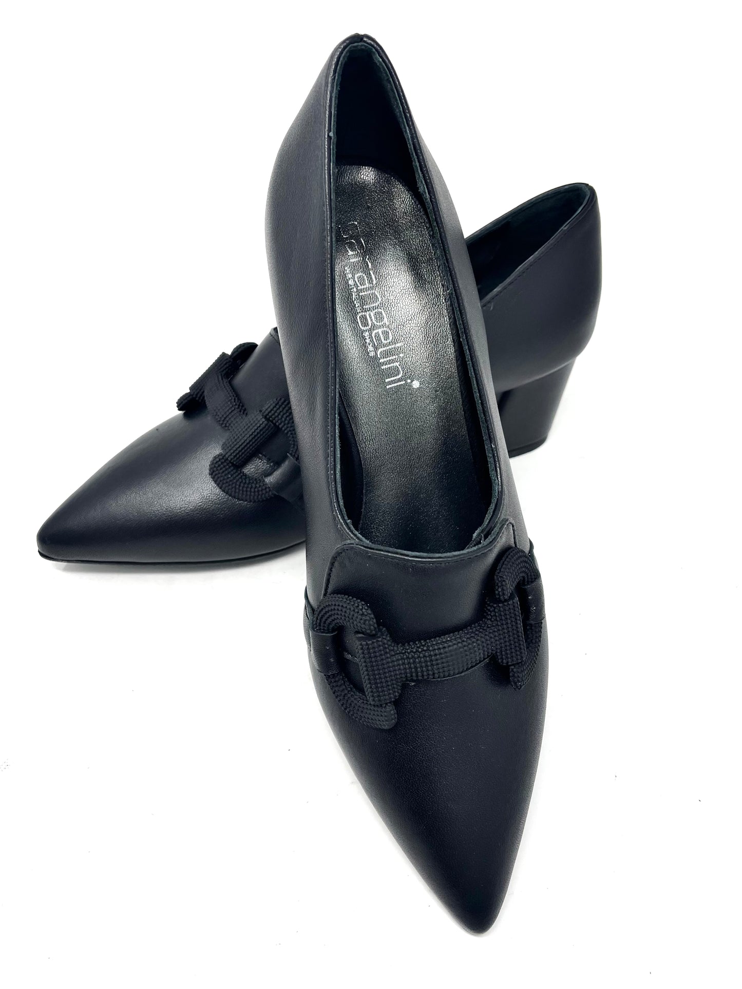 Mocassino con tacco e accessorio - I23411
