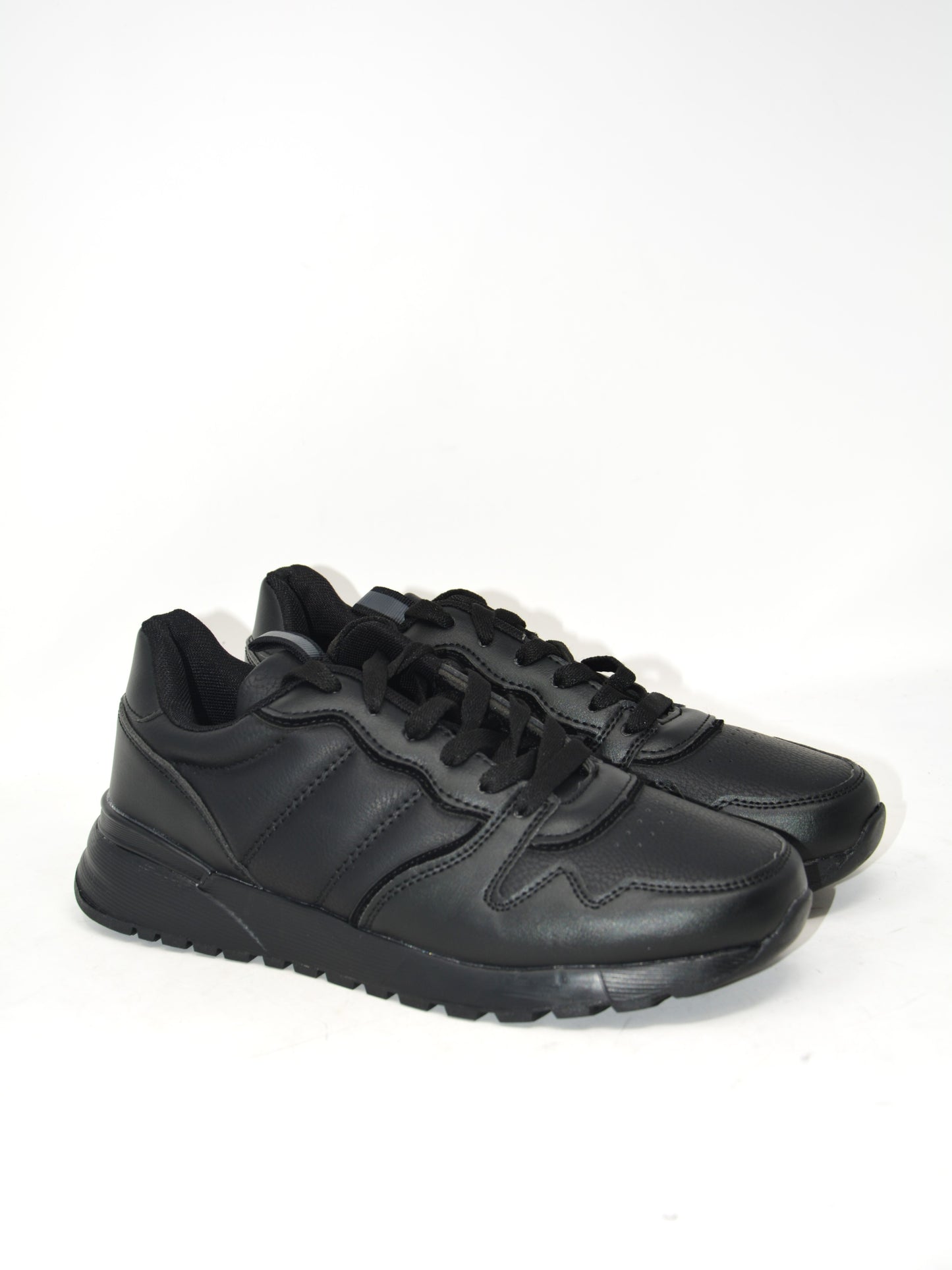 Sneaker in ecopelle nera - 957