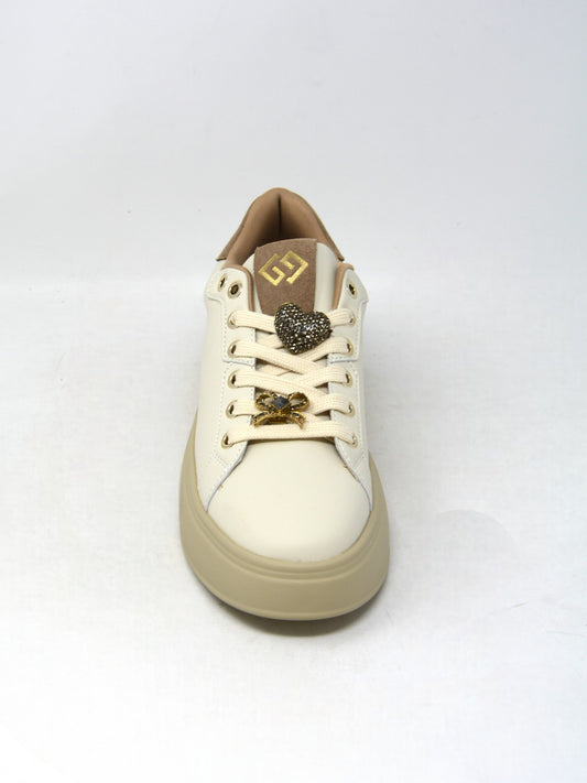 Sneaker fondo alto con accessori -GB971