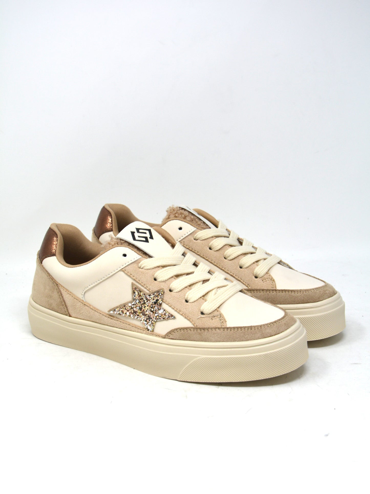 Sneaker beige bassa con stella -GB1008