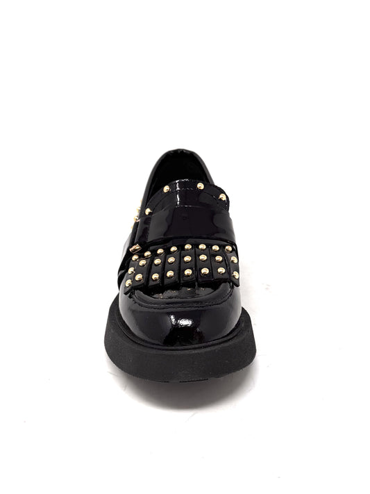 Mocassino abrasivato nero con borchiette oro - VMD015