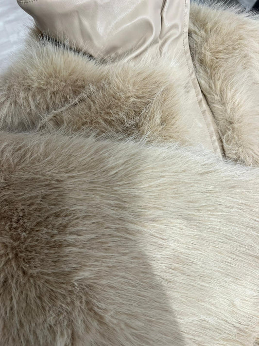 Eco-pelliccia con zip 250201
