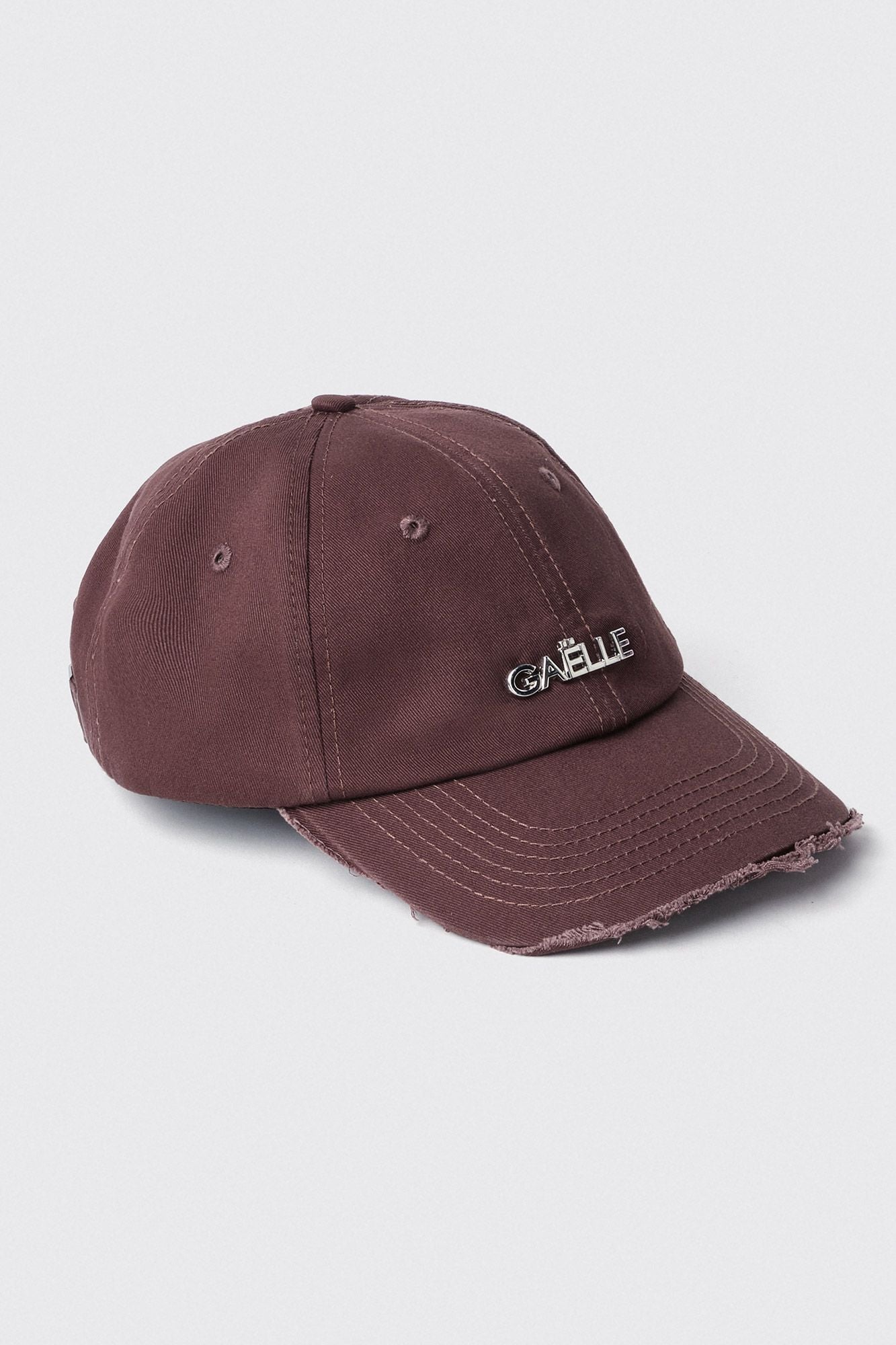 Cappellino con visiera sfrangiata marrone-GAACW02243