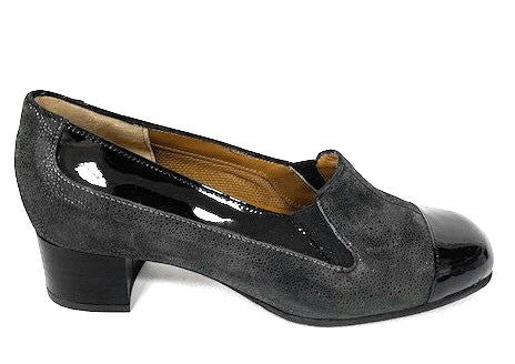 Scarpa in vernice lucida