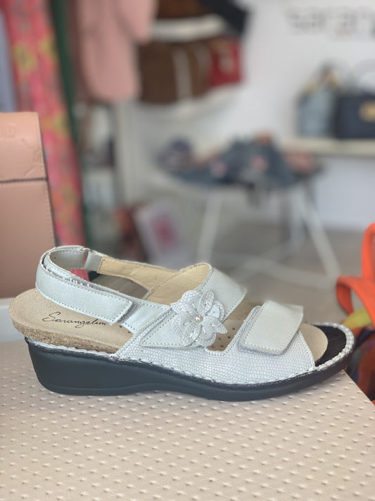 Sandalo sottopiede estraibile