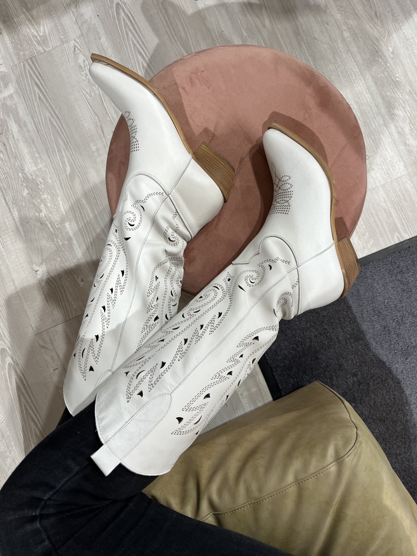 Texano laserato in vitello bianco -TEX926