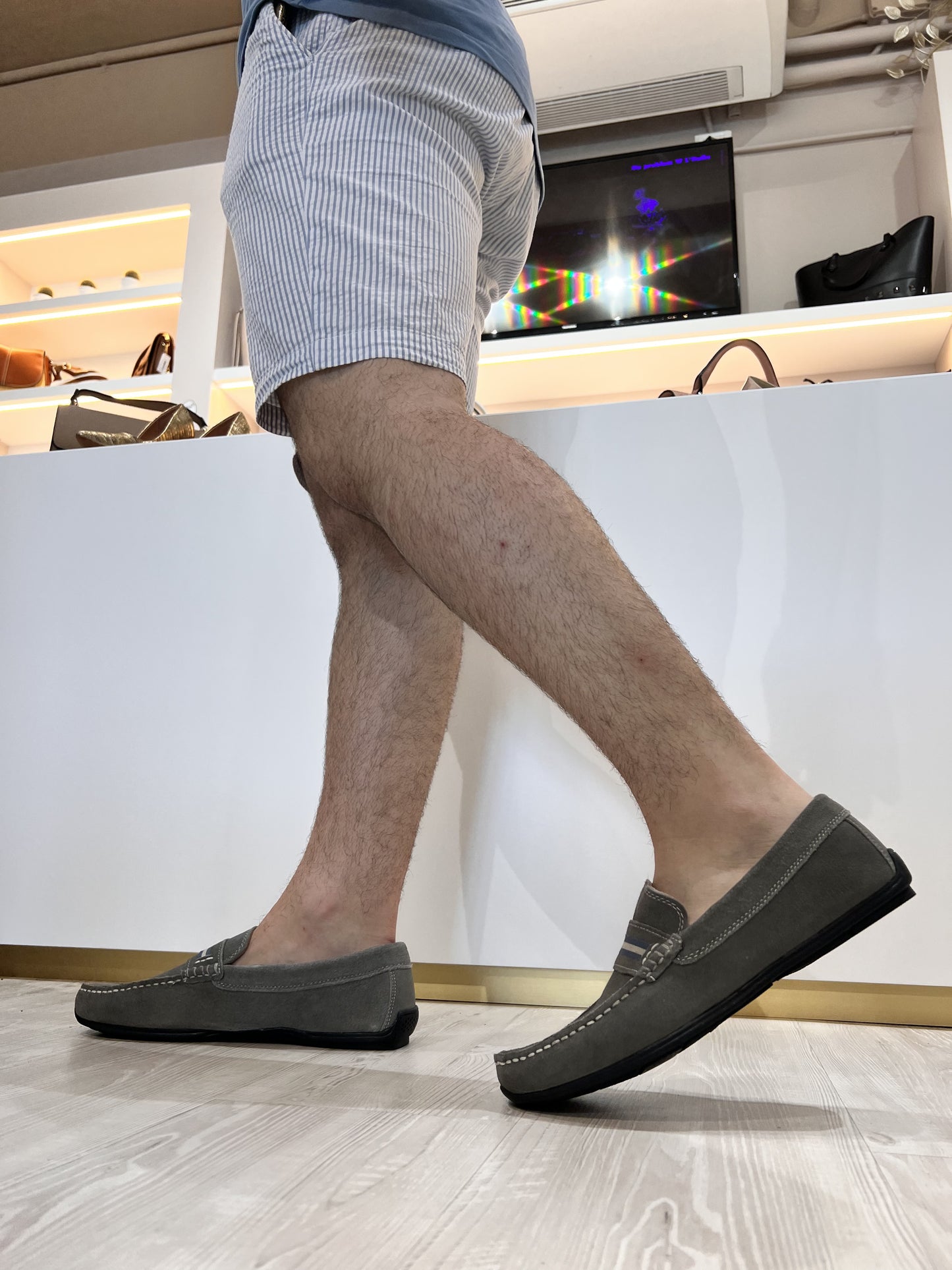 Mocassino sportivo in suede grigio