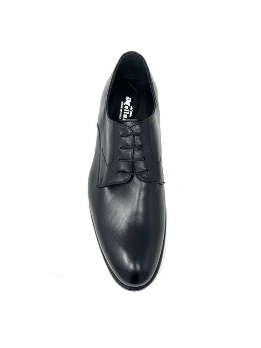 Derby allacciata in pelle nero - U0721D