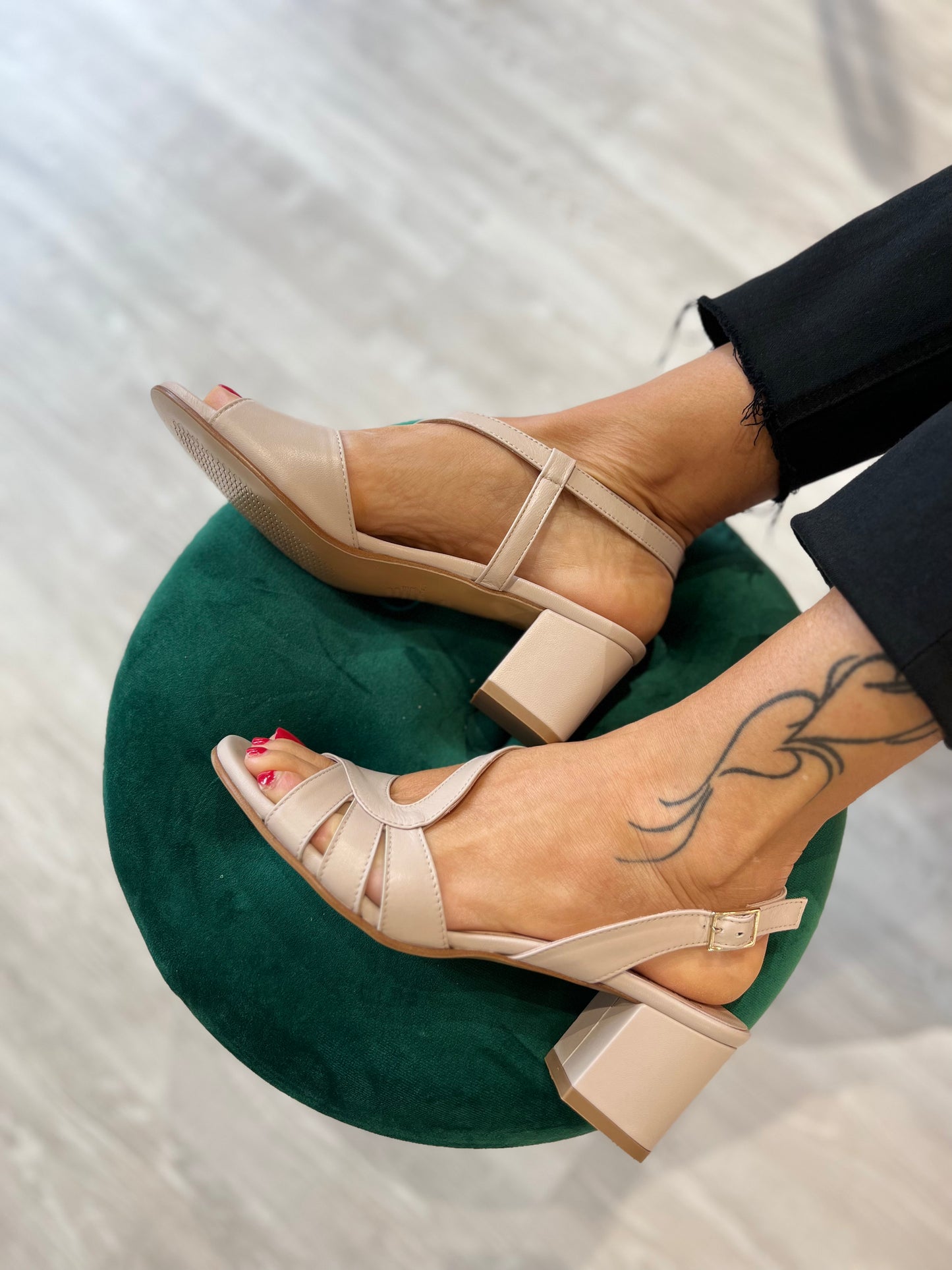 Sandalo con tacco nappa nude -23705H