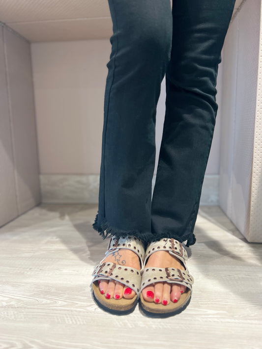 Ciabatta doppia fascia con borchiette PENT1TO