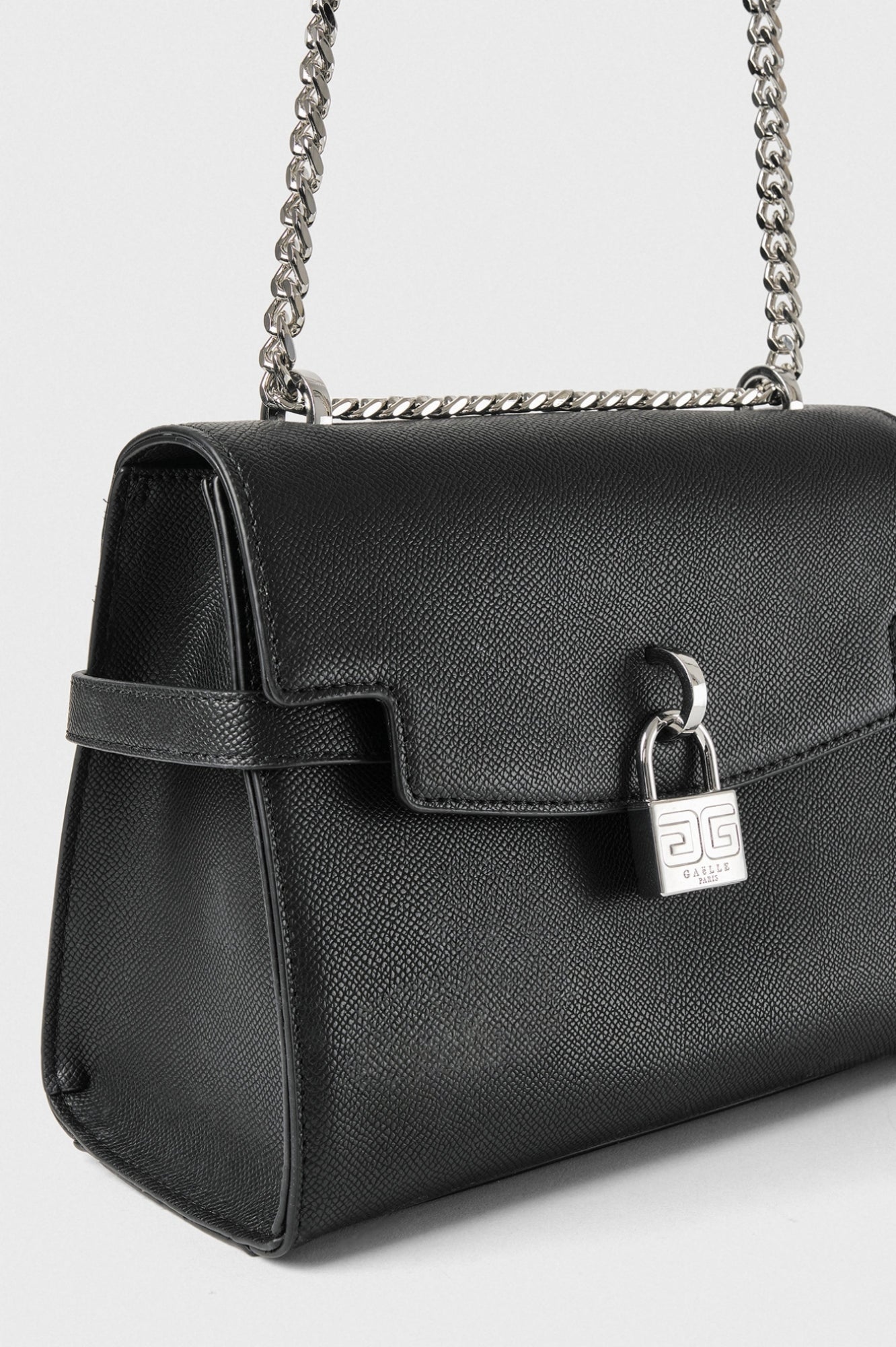 Reg Duffle Strap In Ecopelle Nero lucchetto Gaelle Paris -W01182