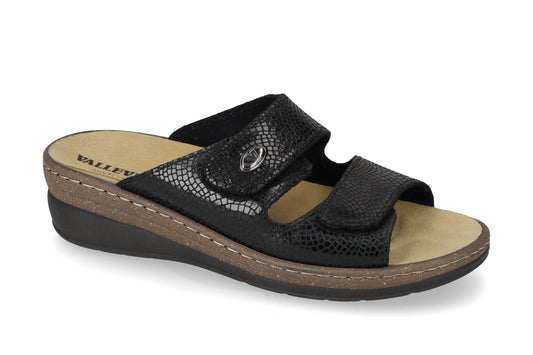 Ciabatta satinata platform con strappi nero V_25502N