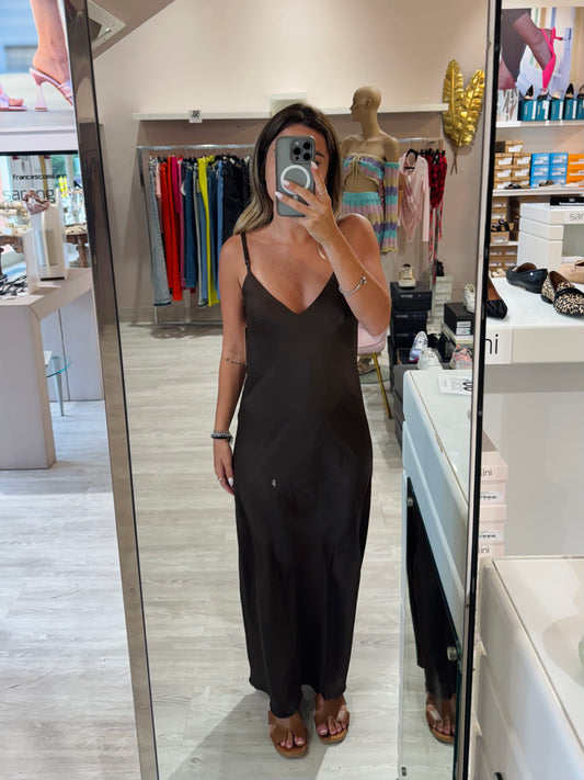 Abito basic con spalline in raso cacao
