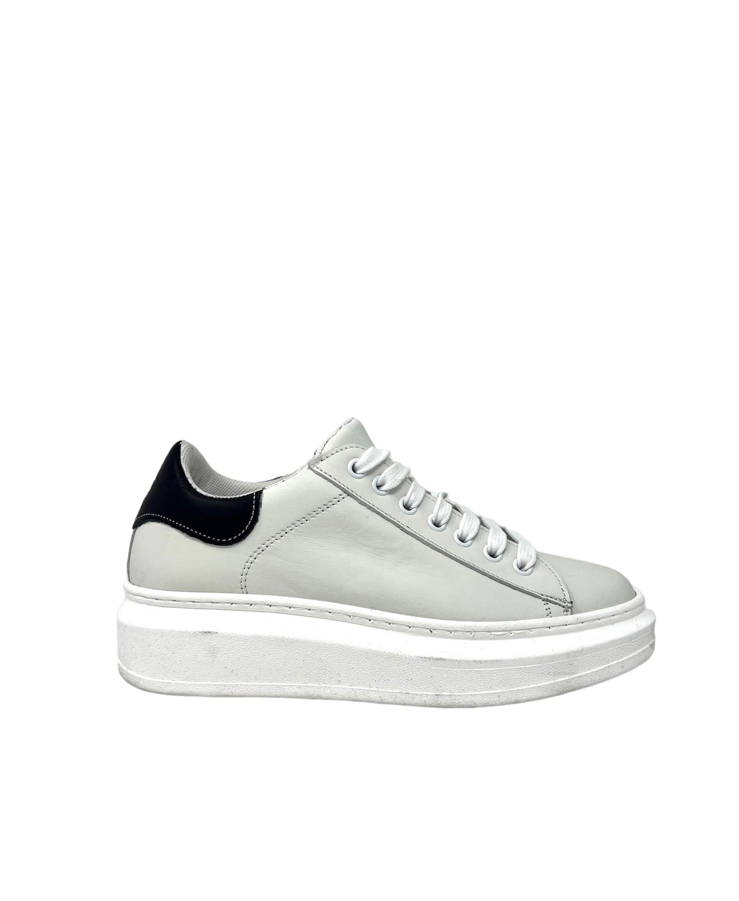 Sneakers in pelle bianca tallonetta nera - KEVIN01