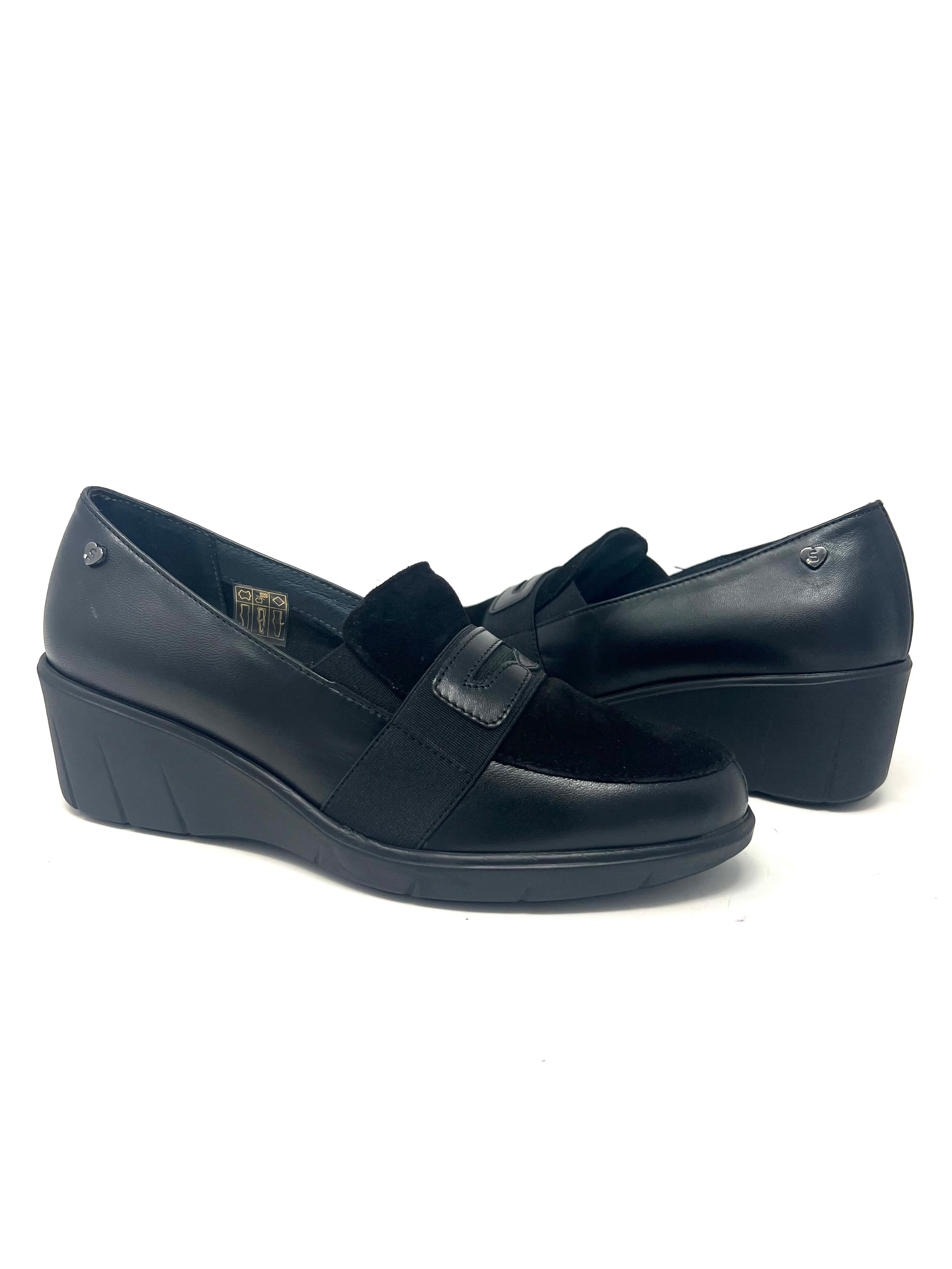 Mocassino su zeppa pelle nero inserti camoscio -F51A2N