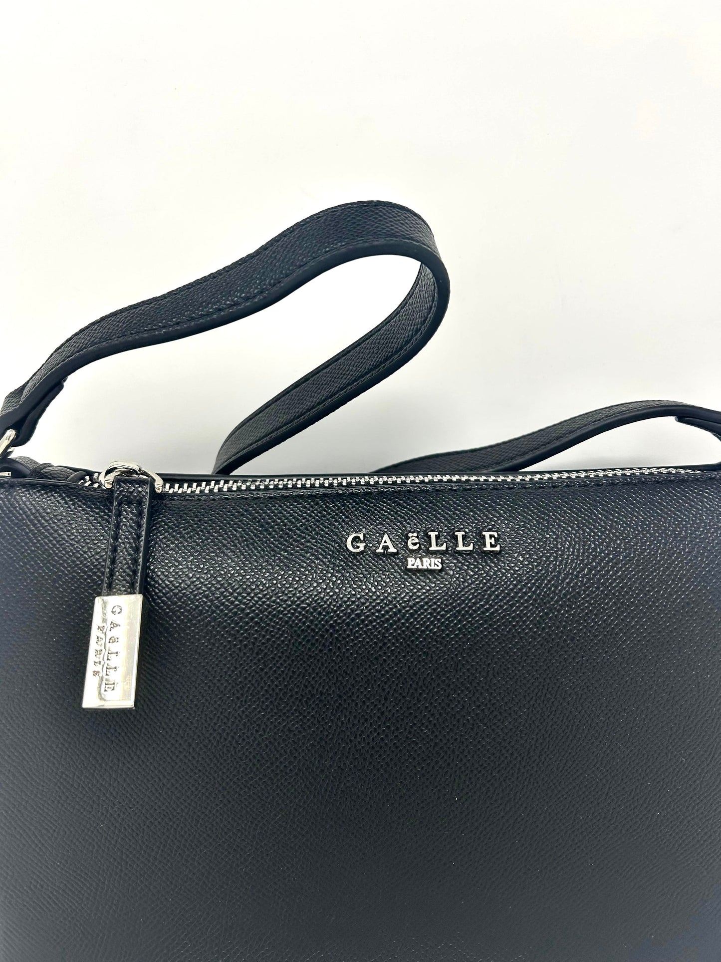 Mini pochette con logo in metallo- GAACW02101