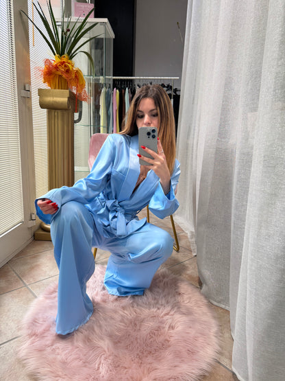 Completo satin giacca e pantalone celeste