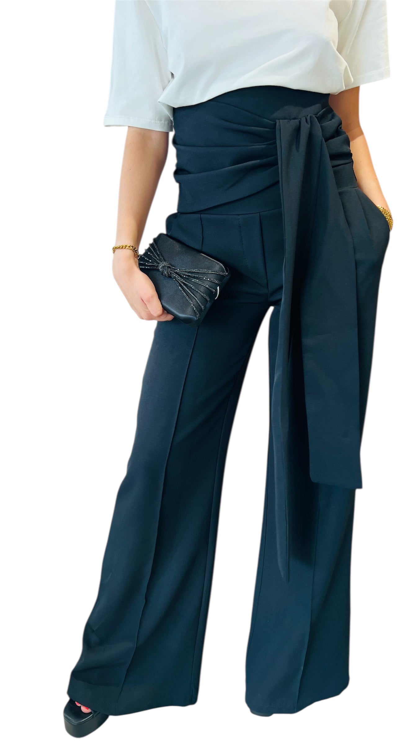 Pantalone nero con fiocco -
