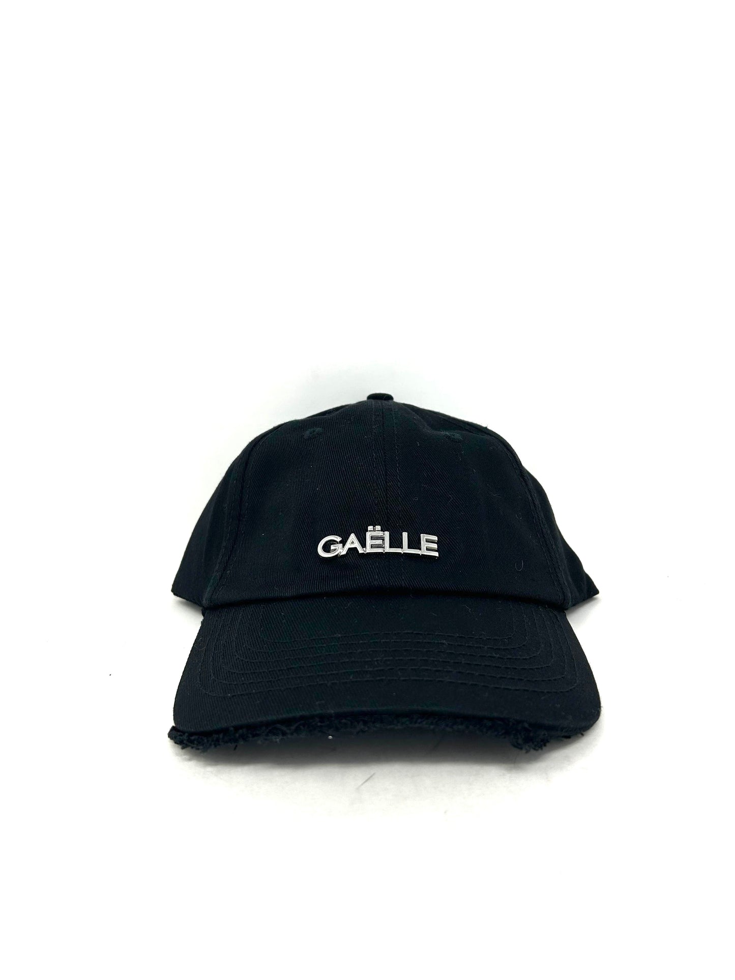 Cappellino con visiera sfrangiata nero -GAACW02243