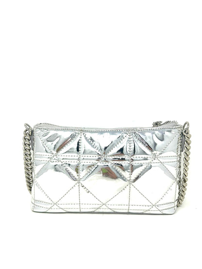 Mini pochette con matelassè e logo in metallo- GAACW02158