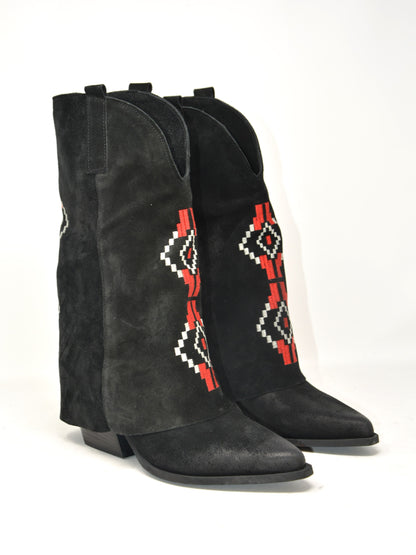 Texani con risvolto e ricamo nero -VMD025