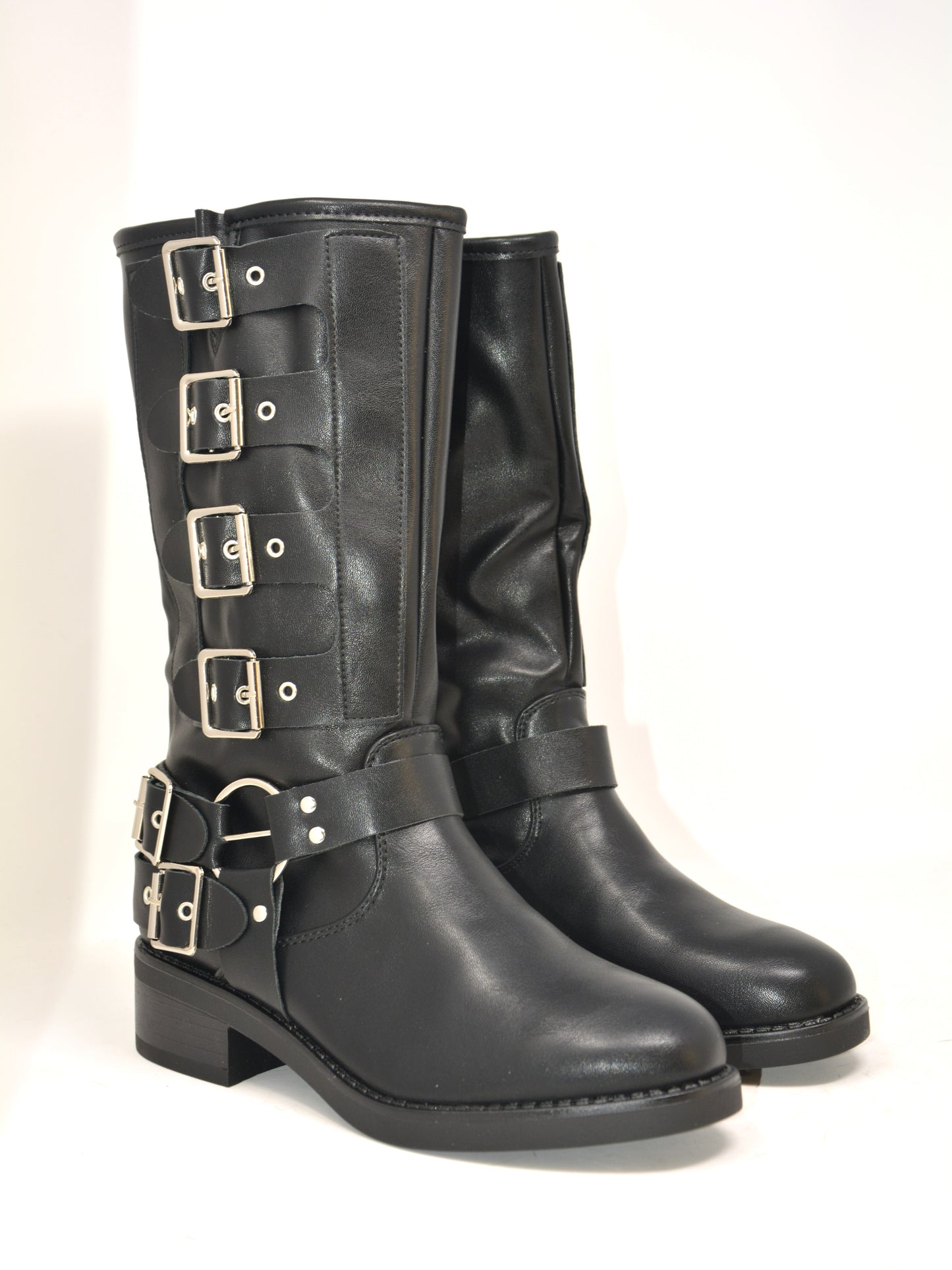Stivale nero con fibbie -2Y380