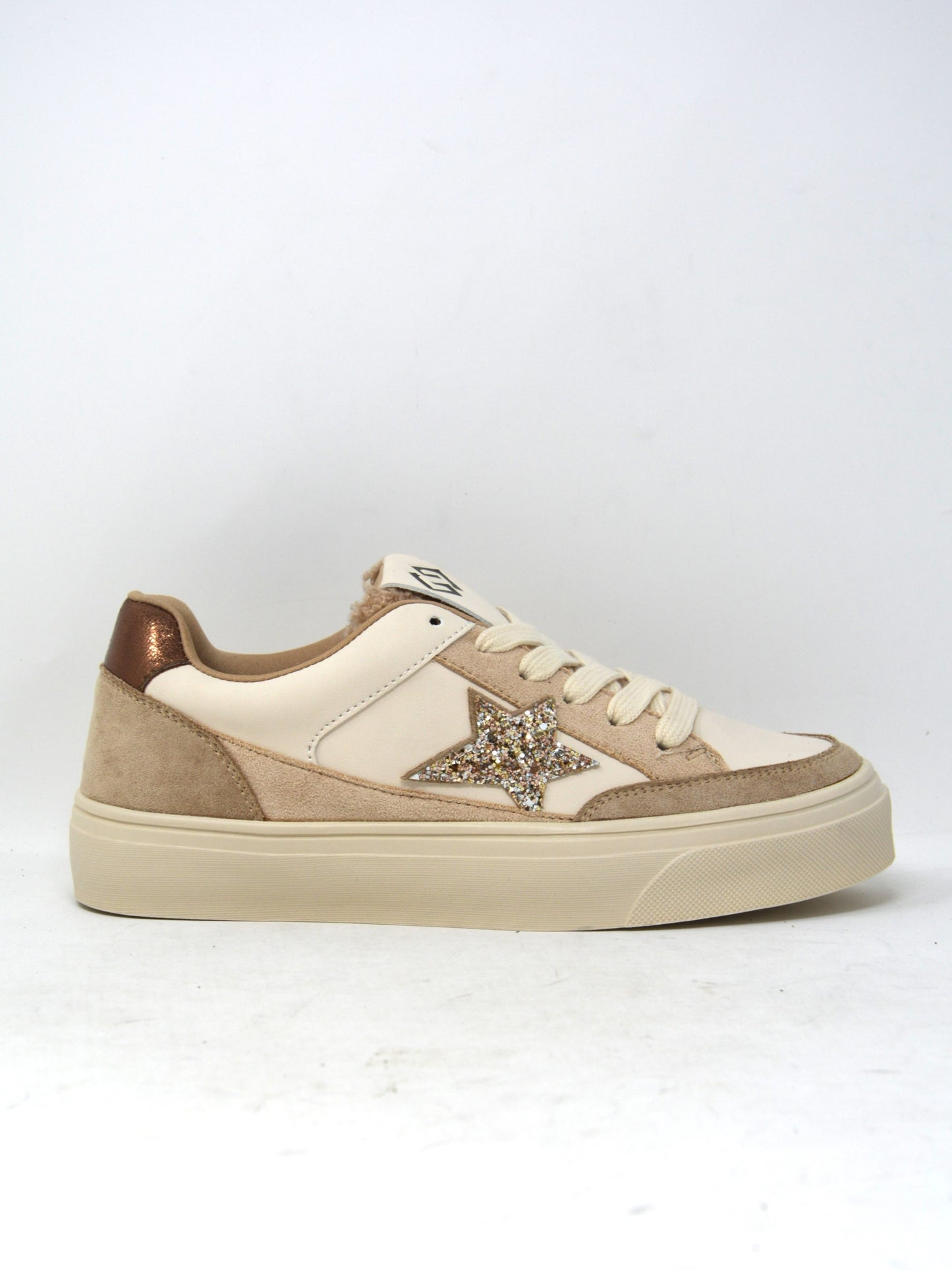 Sneaker beige bassa con stella -GB1008