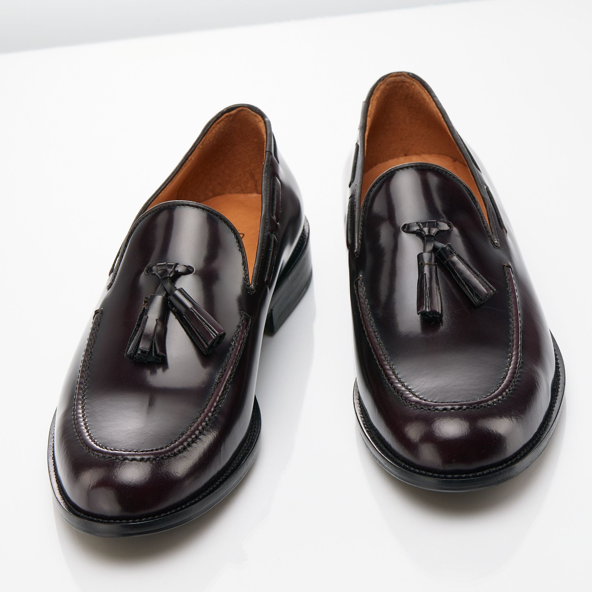 Mocassino con nappe in pelle abrasivato bodeaux scuro -9020BO