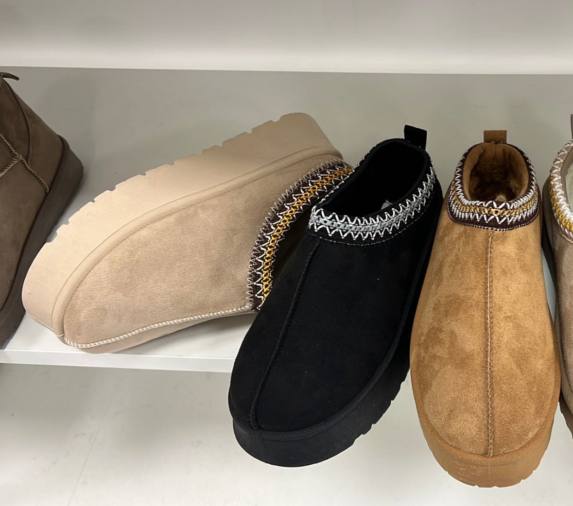 Slippers con ricamo - MD9769