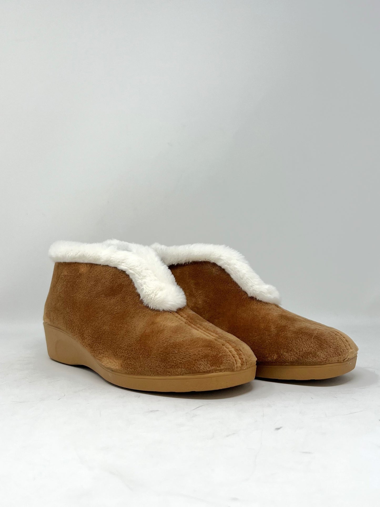 Pantofola con scollo color ocra - 31135