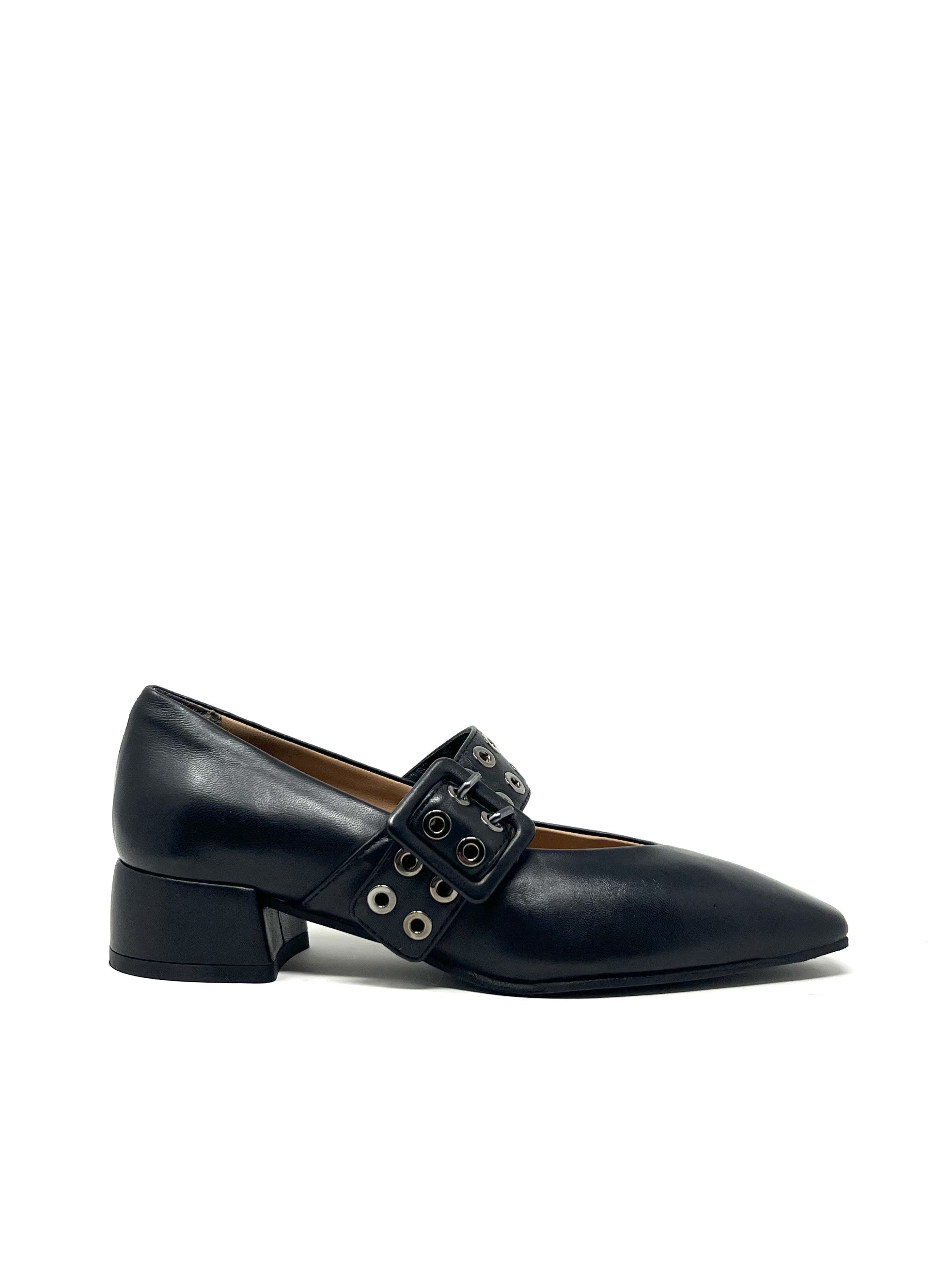 Scarpa bassa borchie nappetta nero - V5349