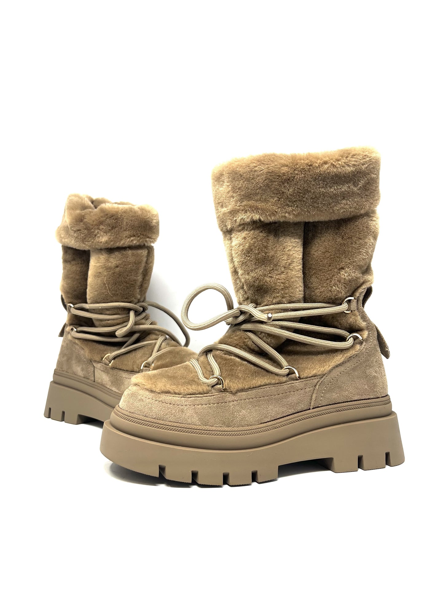 Scarponcino in ecopelliccia color cammello - A61C