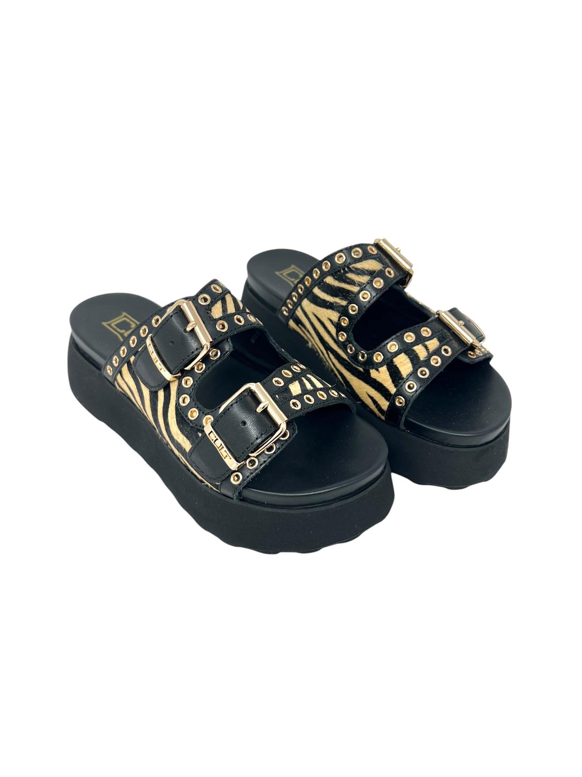Ciabatta platform animalier nero con borchie - CLW430L