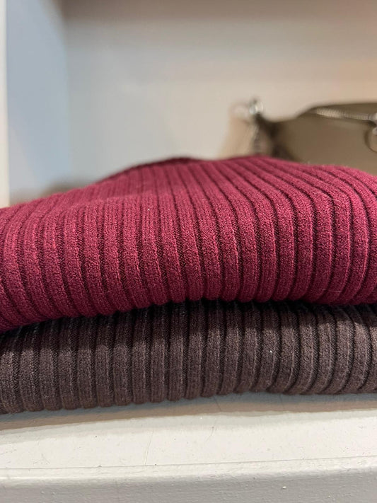 Maglia a costine 250902