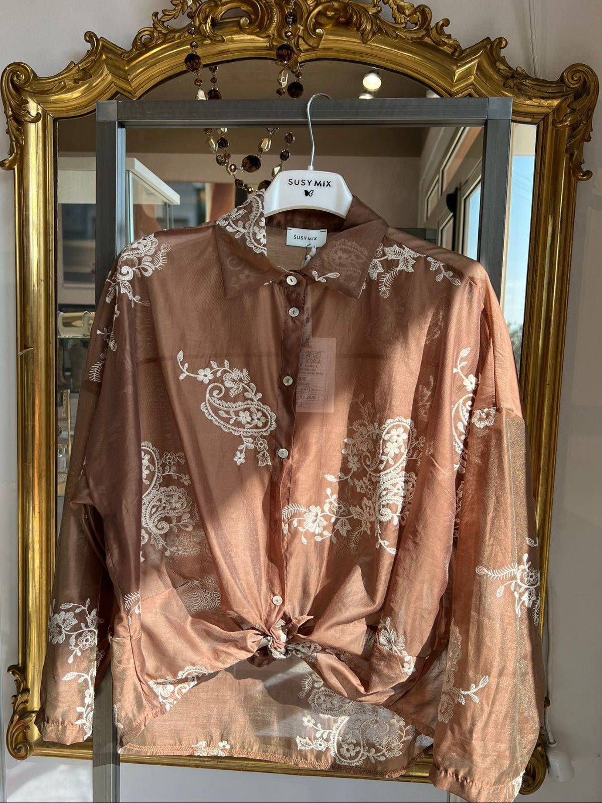 Camicia con ricami tabacco V_S26M574