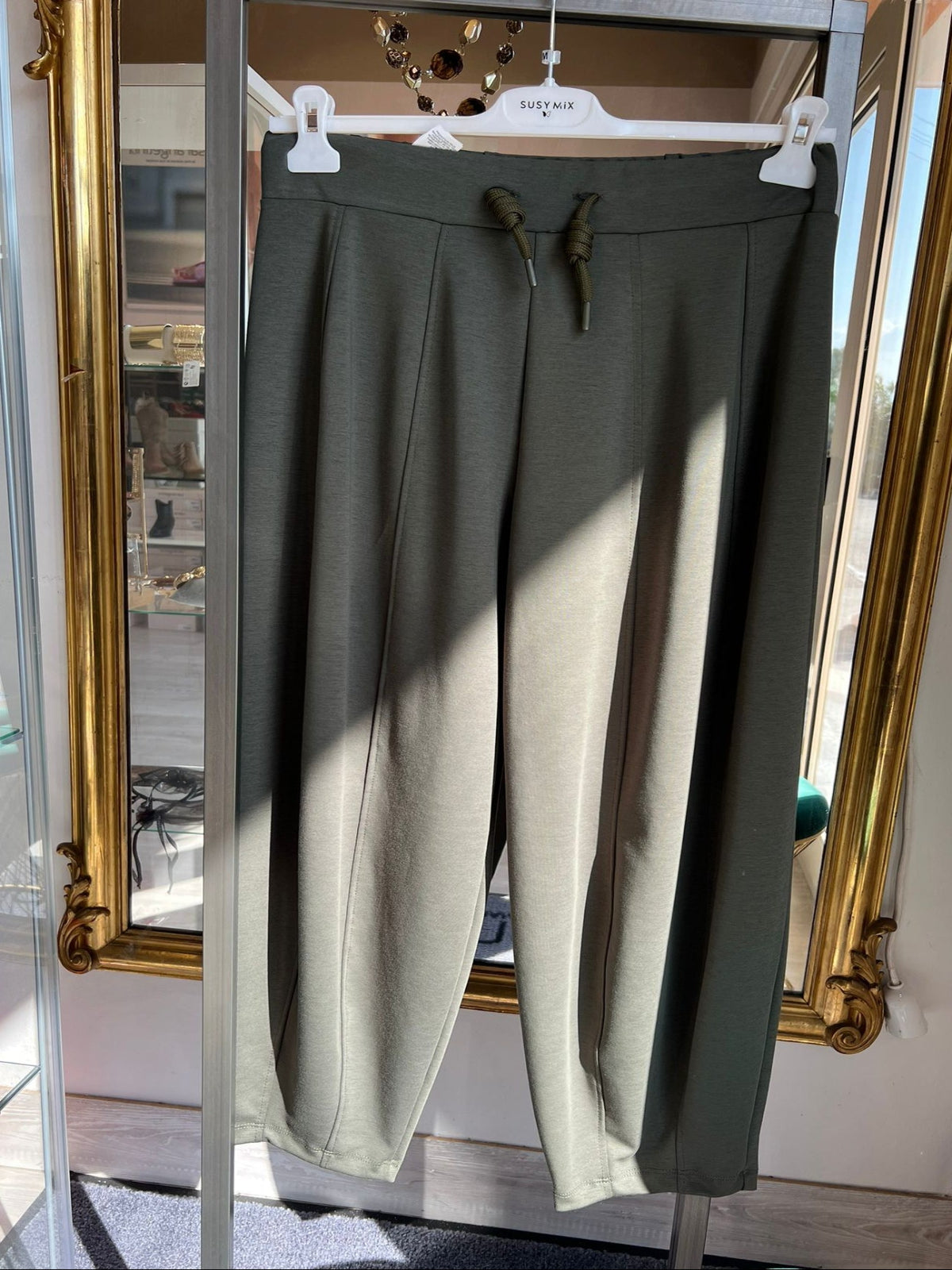 Pantalone ovetto ampio verde salvia V_SMXP0V