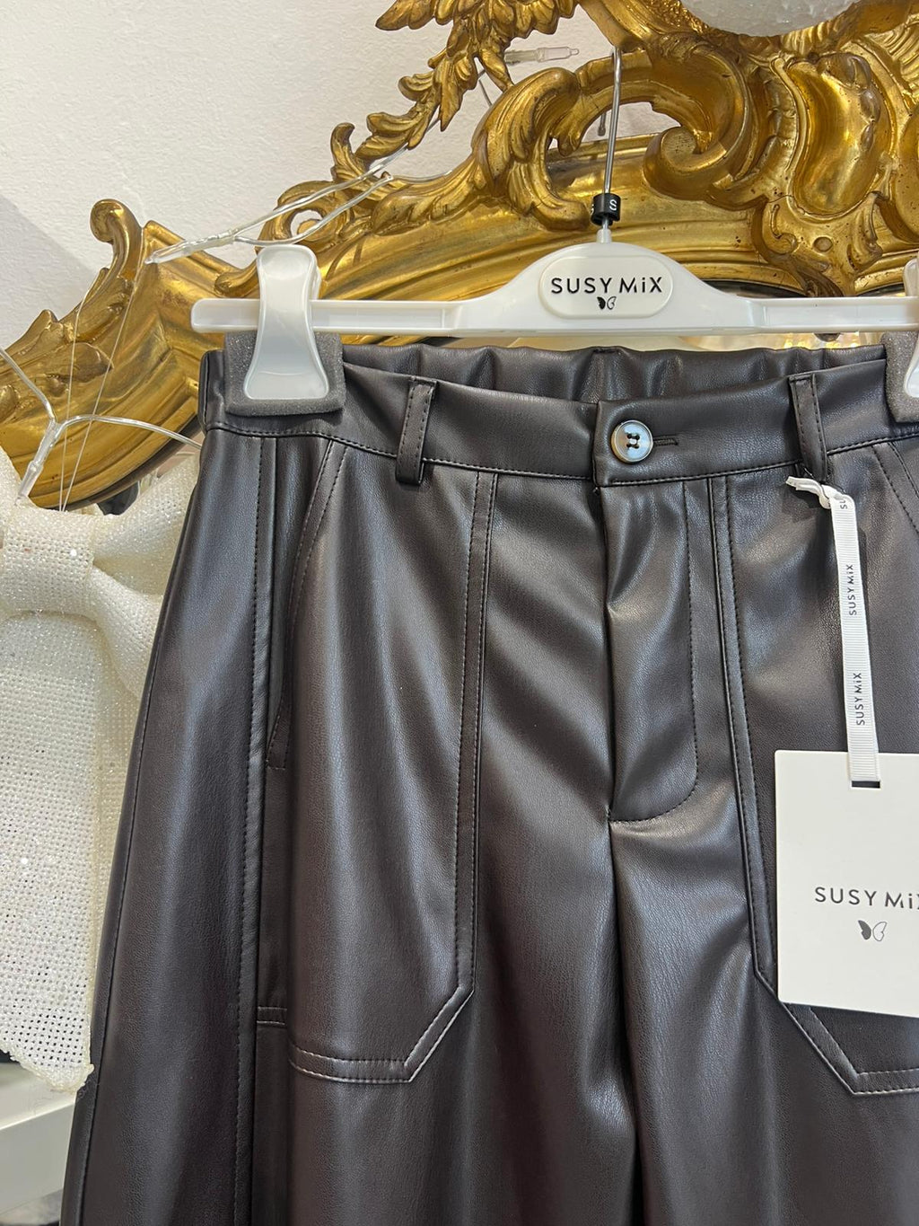 Pantalone in ecopelle liscio moro con tasche - 266710N