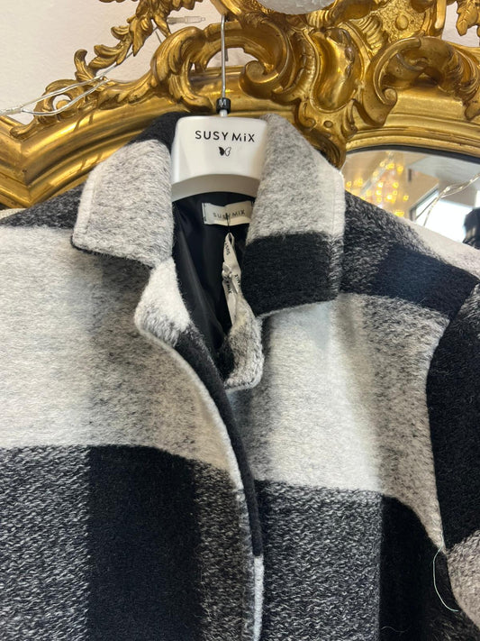 Cappotto a riquadri bianco/nero con frange 2067V