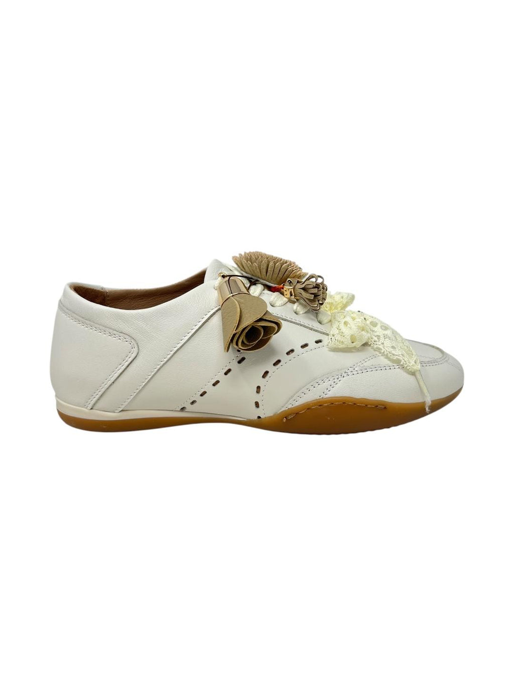 Sneakers bianca con accessori - V_8ACC