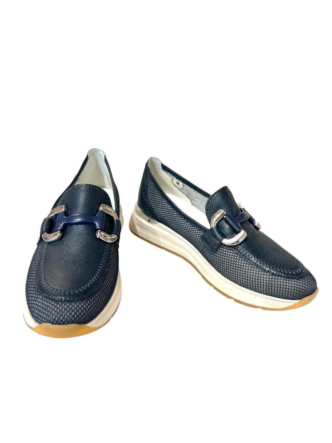 Mocassino traforato con dettaglio Valleverde V_36041V