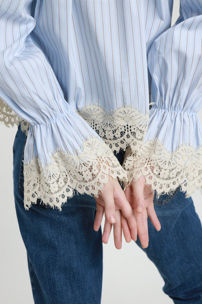 Blusa gessata con pizzo V_26180G