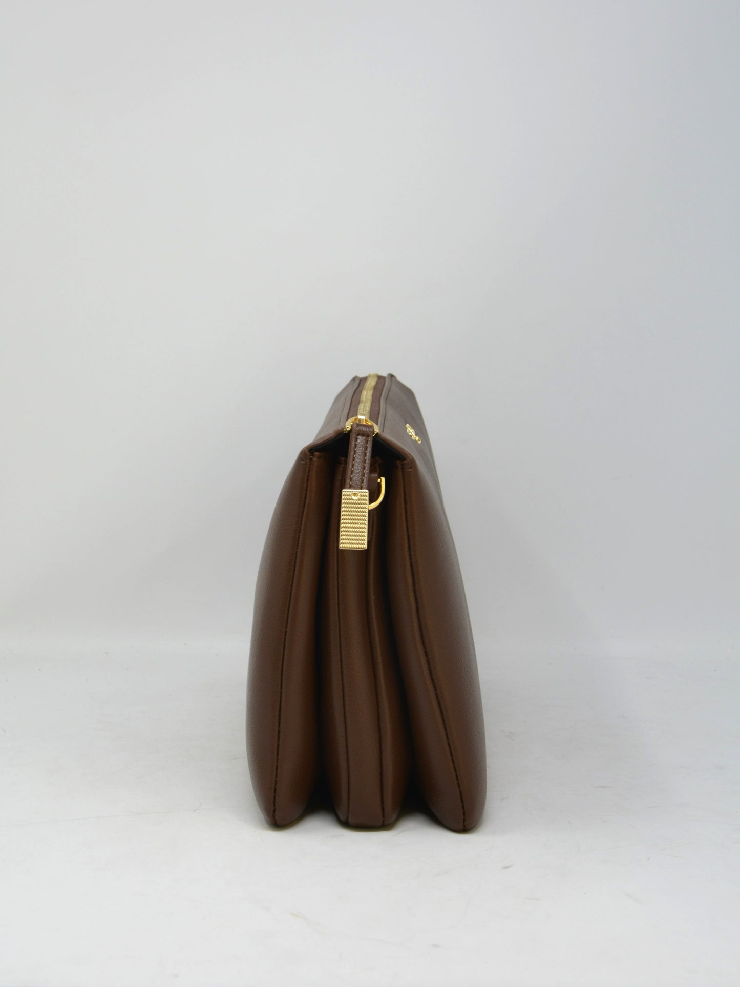 Regular pochette tracolla logata oro - GAC2433