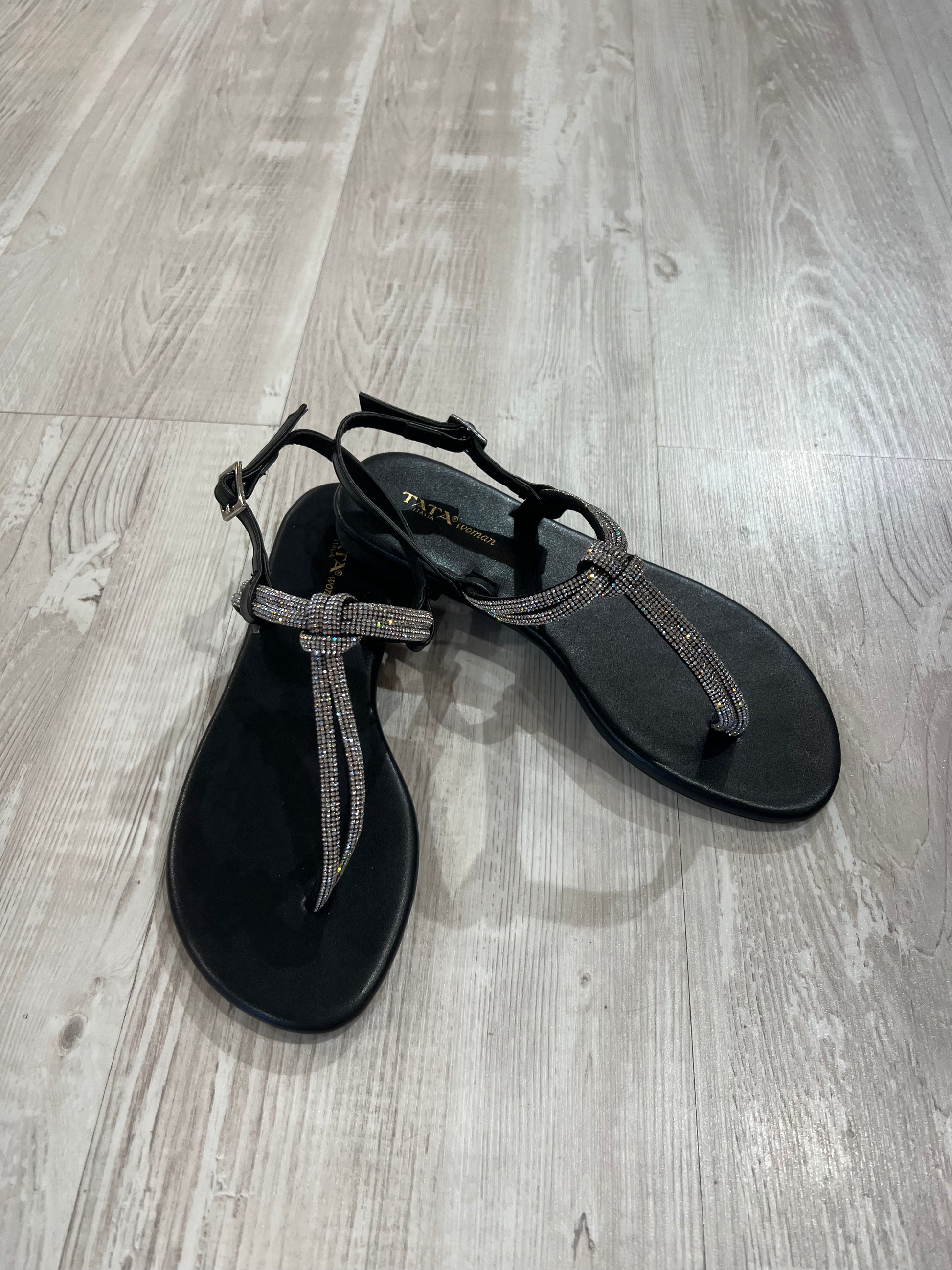 Sandali infradito bassi strass neri 068MA1