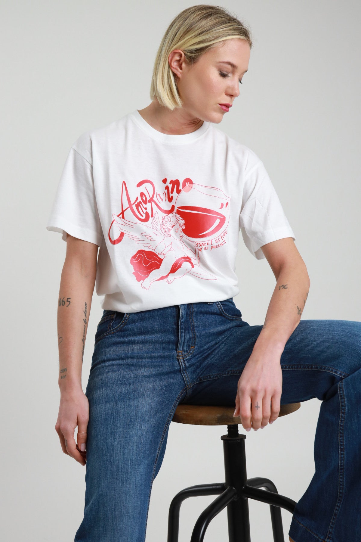 T-shirt over Amorino 	V_TSH05