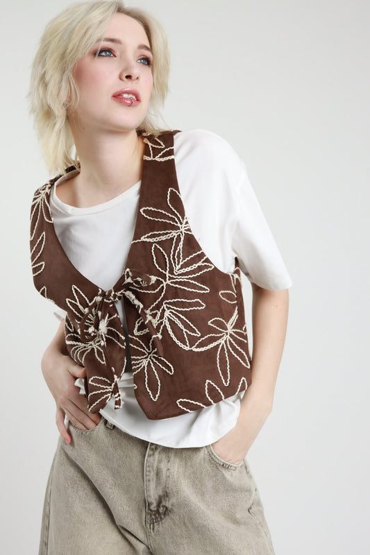 T-shirt bianca con gilet V_26143