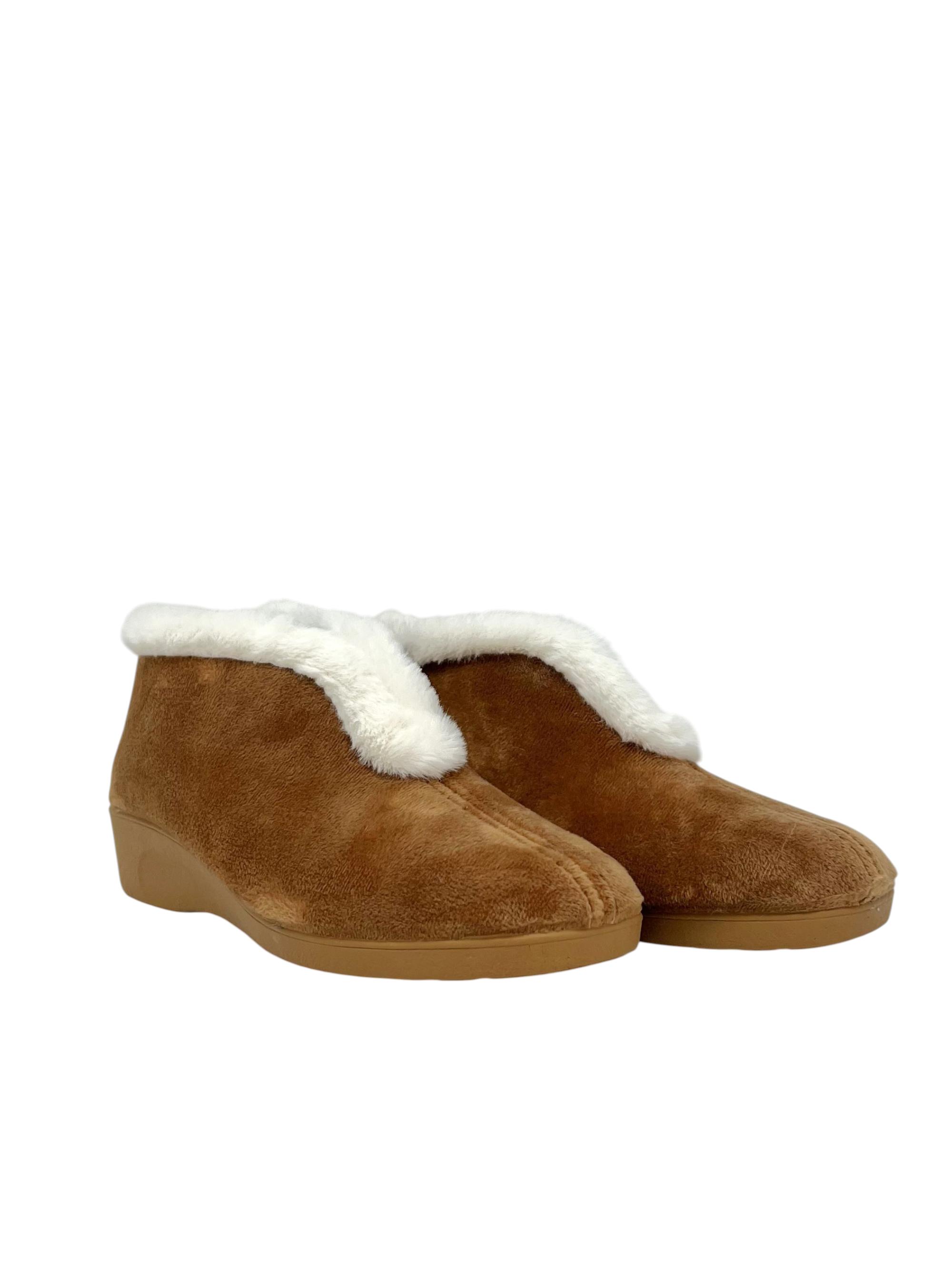 Pantofola con scollo color ocra - 31135